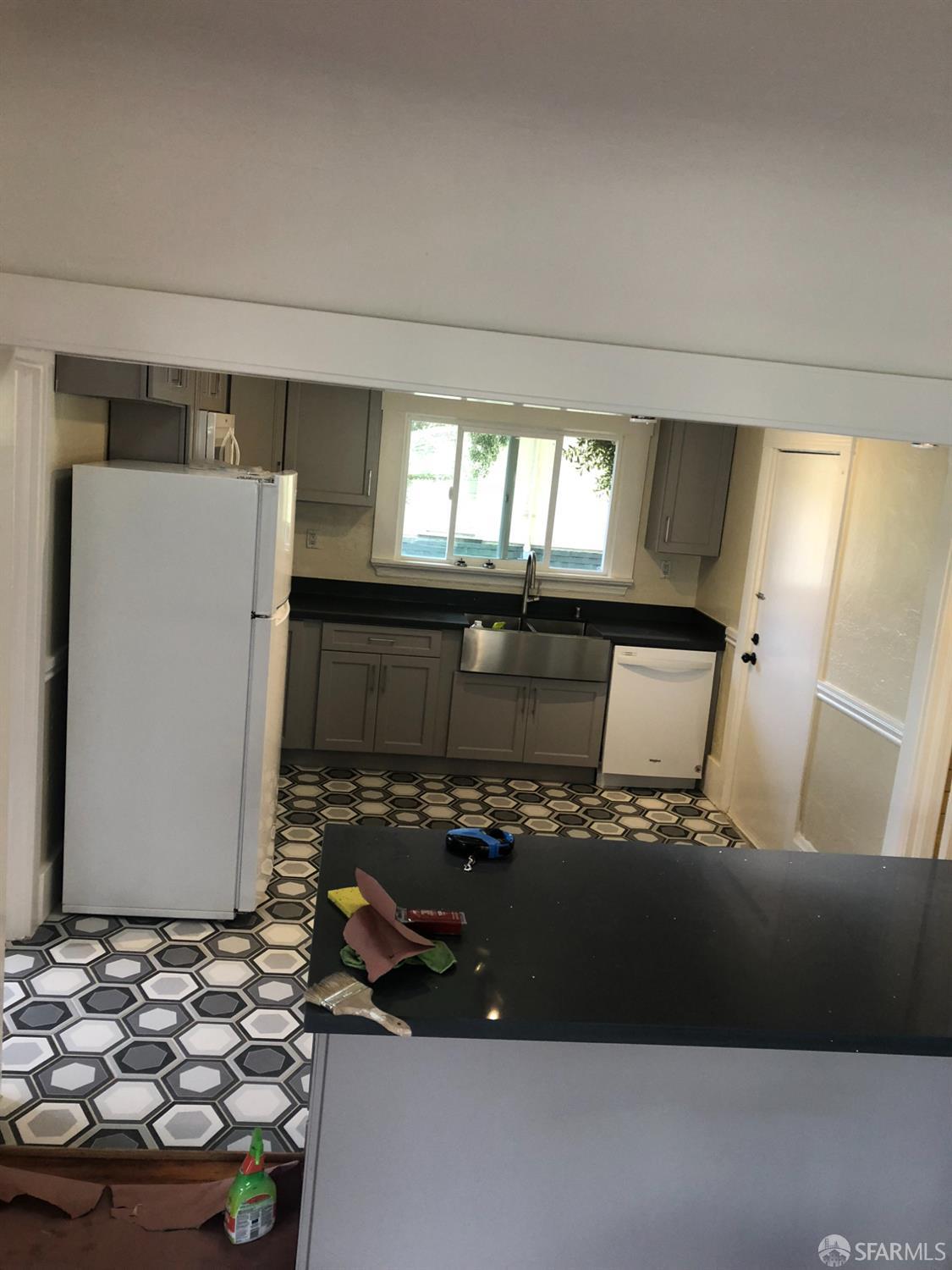 Detail Gallery Image 4 of 20 For 2941 Harrison St, Oakland,  CA 94611 - – Beds | – Baths
