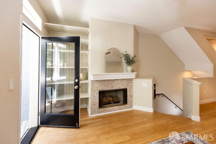 Detail Gallery Image 9 of 31 For 22832 Evanswood Rd, Hayward,  CA 94541 - 2 Beds | 2/1 Baths