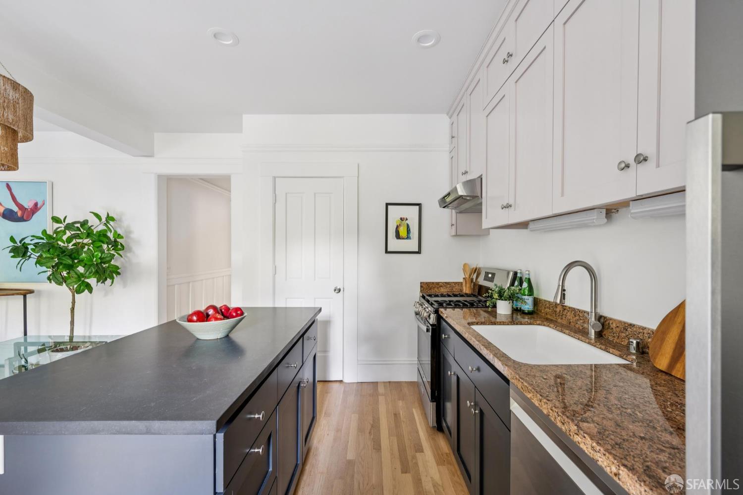 Detail Gallery Image 11 of 47 For 181 Parnassus Ave, San Francisco,  CA 94117 - 3 Beds | 2 Baths