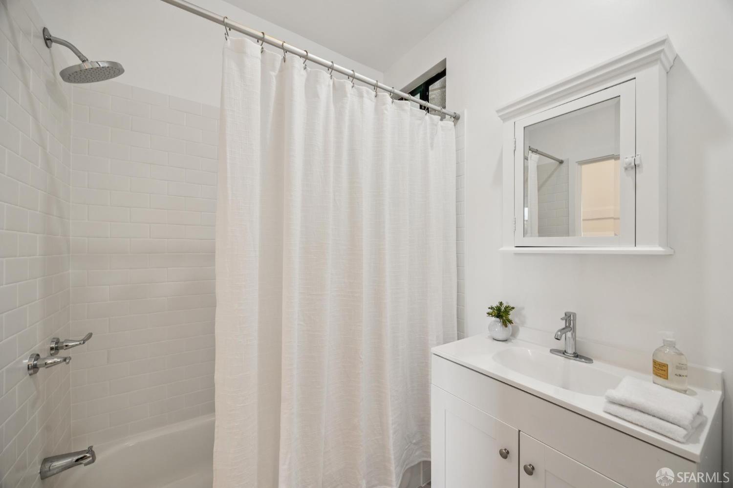 Detail Gallery Image 15 of 22 For 265 19th Ave, San Francisco,  CA 94121 - 2 Beds | 1 Baths