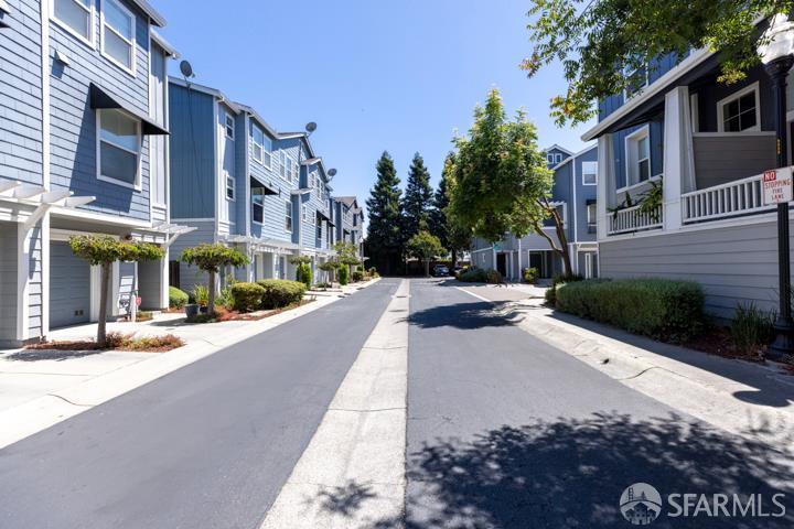 Detail Gallery Image 26 of 31 For 22832 Evanswood Rd, Hayward,  CA 94541 - 2 Beds | 2/1 Baths