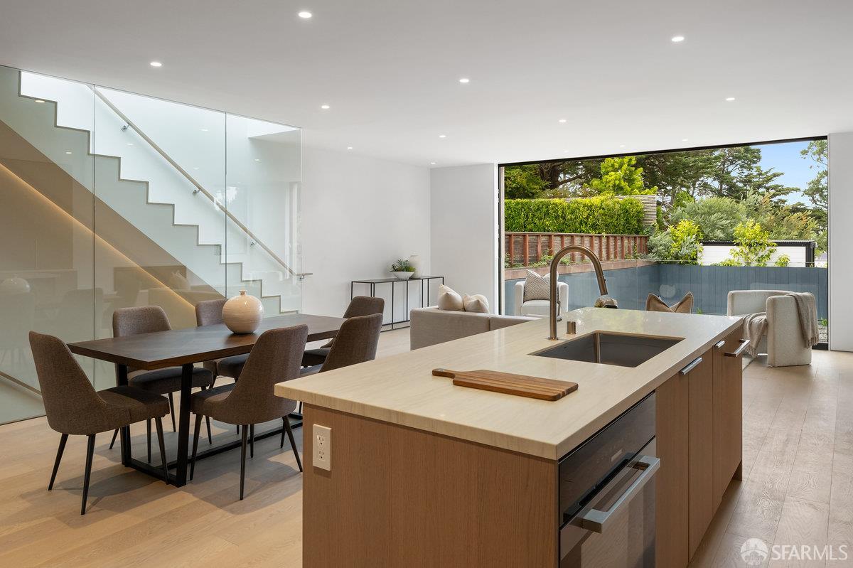 Detail Gallery Image 23 of 85 For 838 Duncan St, San Francisco,  CA 94131 - 3 Beds | 3 Baths