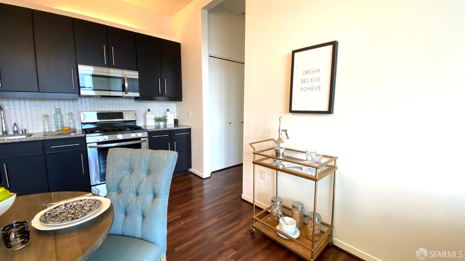 Detail Gallery Image 12 of 45 For 3801 San Pablo Ave #207,  Emeryville,  CA 94608 - 2 Beds | 1/1 Baths