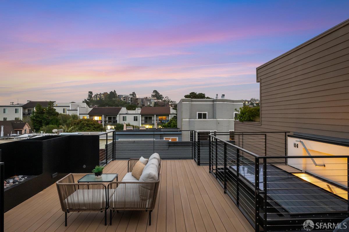 Detail Gallery Image 66 of 85 For 838 Duncan St, San Francisco,  CA 94131 - 3 Beds | 3 Baths