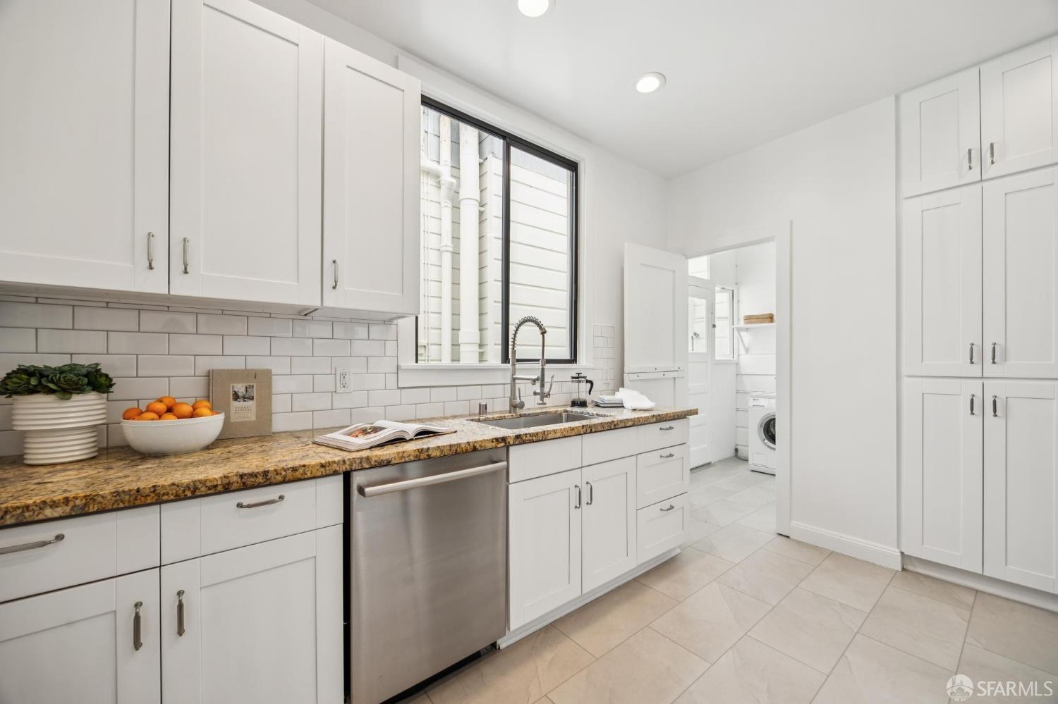 Detail Gallery Image 10 of 26 For 263 19th Ave, San Francisco,  CA 94121 - 2 Beds | 1/1 Baths