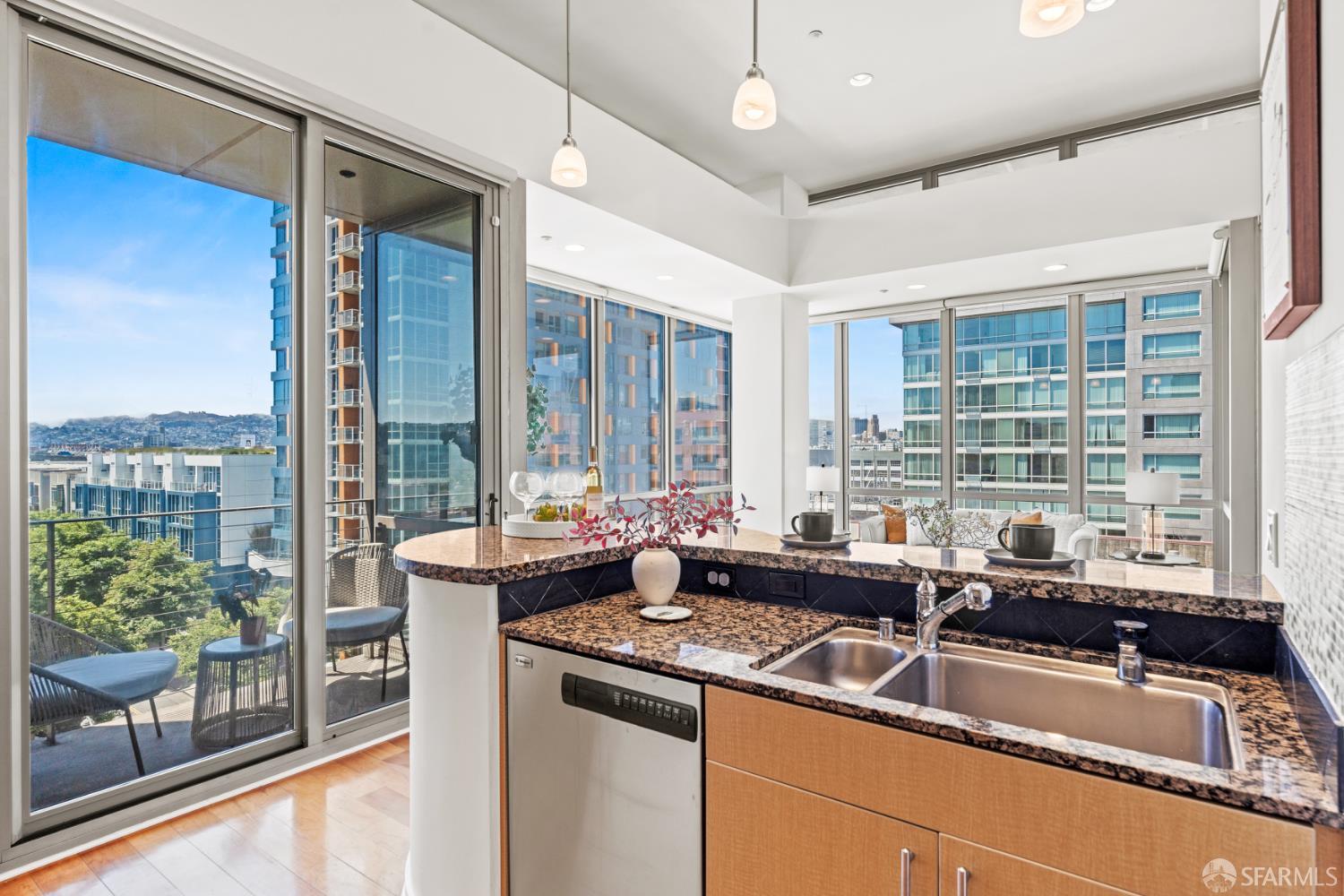 Detail Gallery Image 9 of 71 For 255 Berry St #701,  San Francisco,  CA 94158 - 2 Beds | 2 Baths