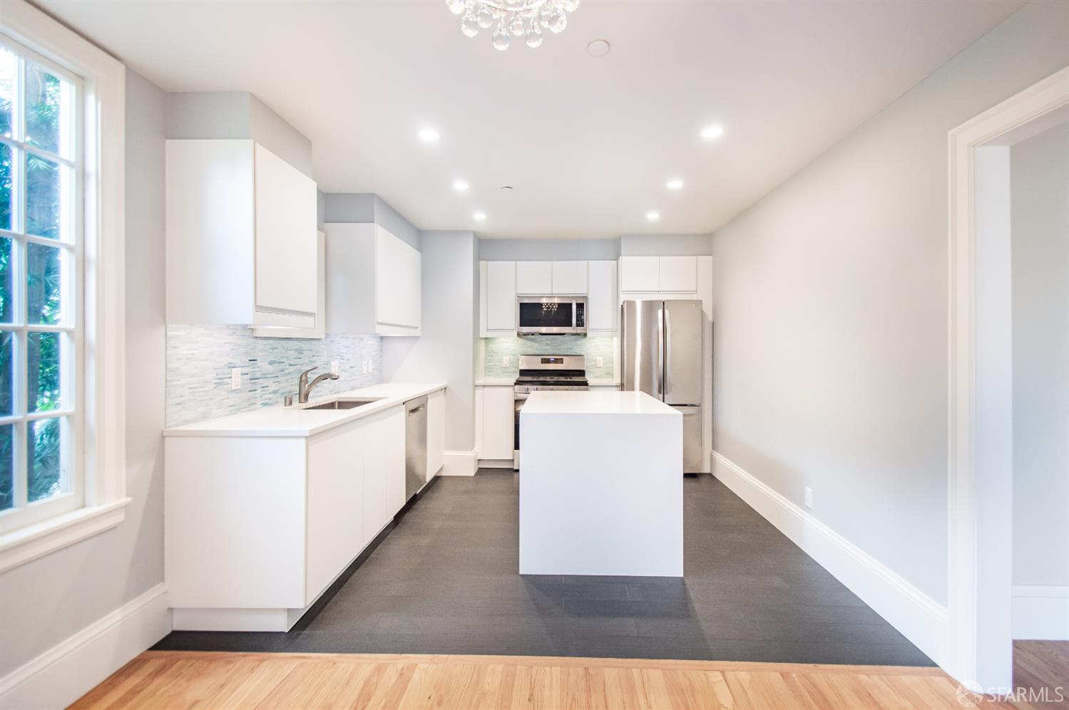 Detail Gallery Image 12 of 87 For 2740 Union St, San Francisco,  CA 94123 - – Beds | – Baths