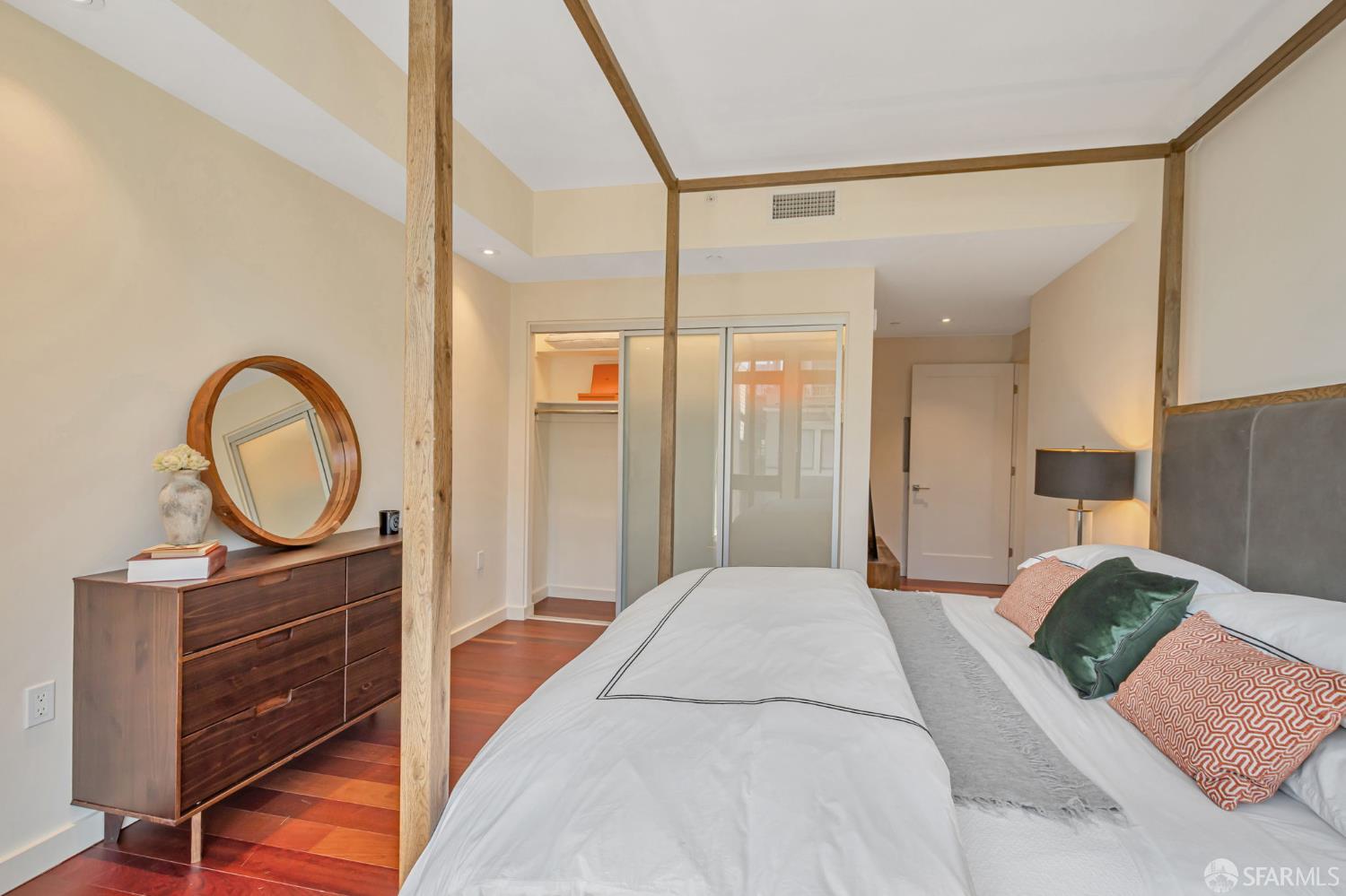 Detail Gallery Image 10 of 15 For 1601 Larkin St #204,  San Francisco,  CA 94109 - 1 Beds | 1 Baths