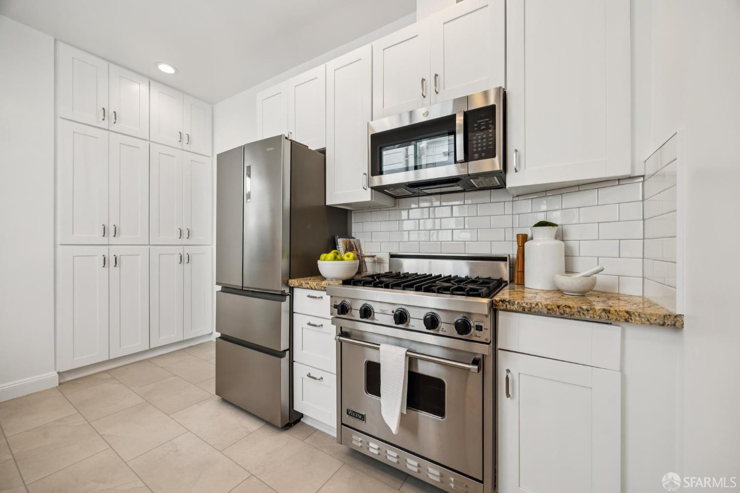 Detail Gallery Image 9 of 26 For 263 19th Ave, San Francisco,  CA 94121 - 2 Beds | 1/1 Baths
