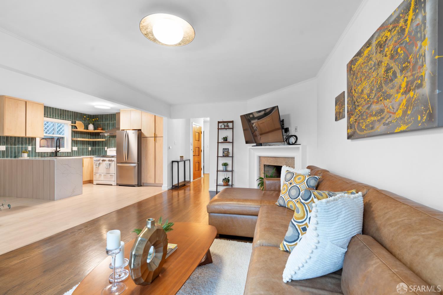 Detail Gallery Image 5 of 33 For 208 Harkness Ave, San Francisco,  CA 94134 - 3 Beds | 2 Baths