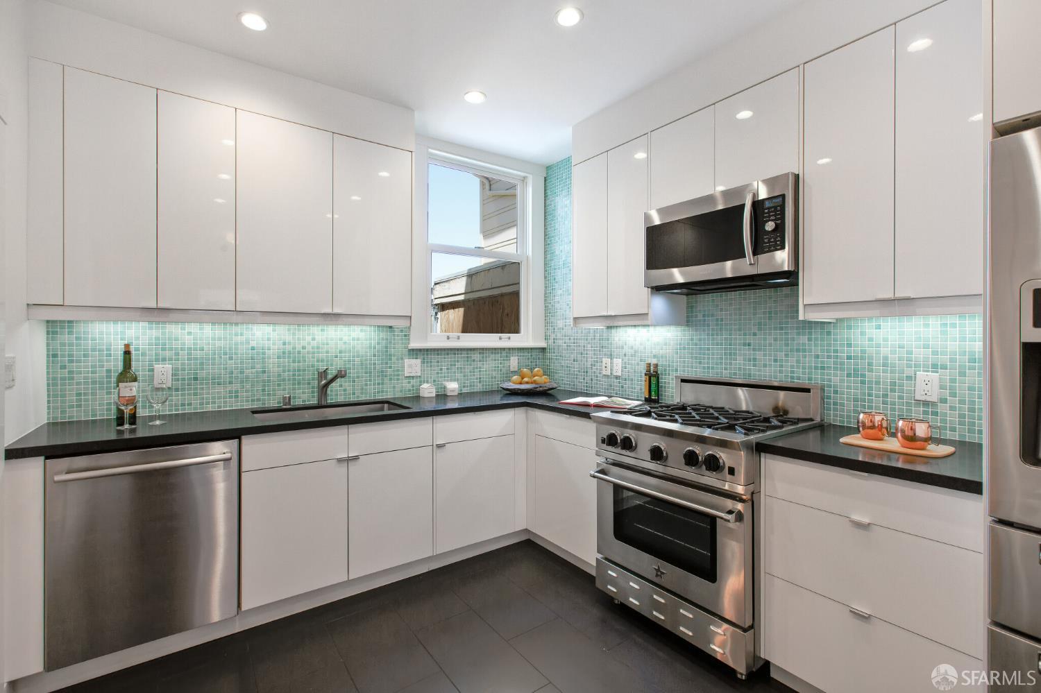 Detail Gallery Image 48 of 87 For 2740 Union St, San Francisco,  CA 94123 - – Beds | – Baths
