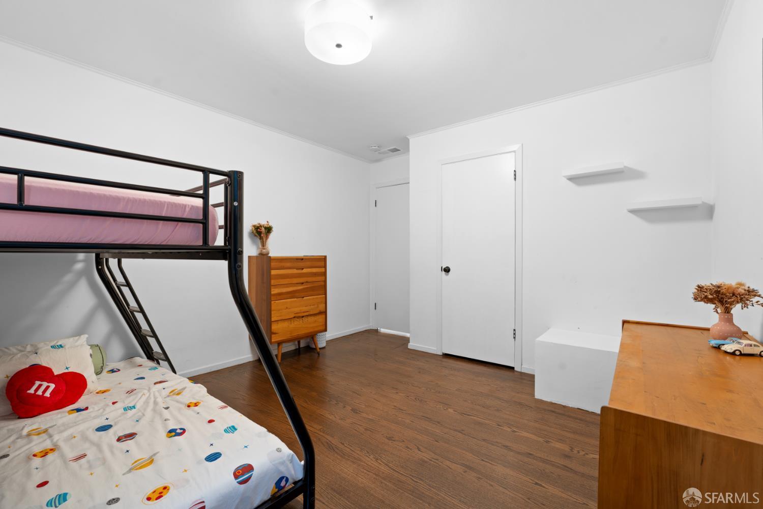 Detail Gallery Image 15 of 33 For 208 Harkness Ave, San Francisco,  CA 94134 - 3 Beds | 2 Baths