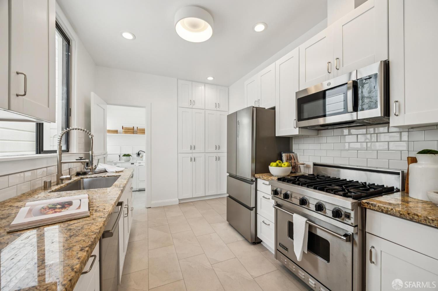 Detail Gallery Image 8 of 26 For 263 19th Ave, San Francisco,  CA 94121 - 2 Beds | 1/1 Baths