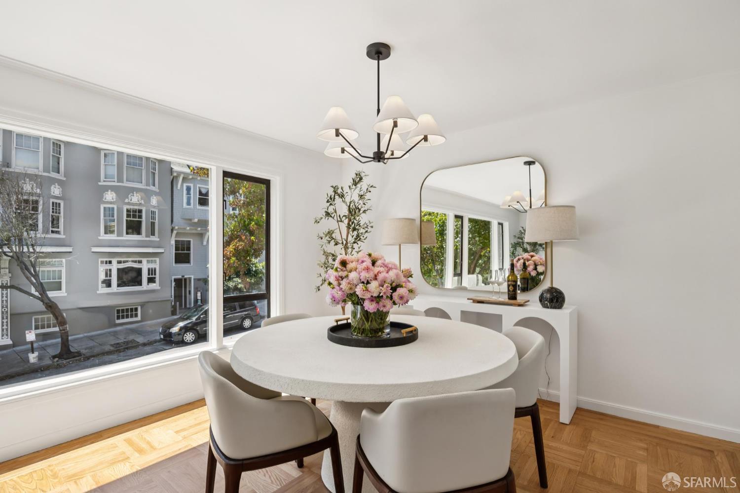 Detail Gallery Image 4 of 27 For 3240 Clay St, San Francisco,  CA 94115 - 2 Beds | 2 Baths