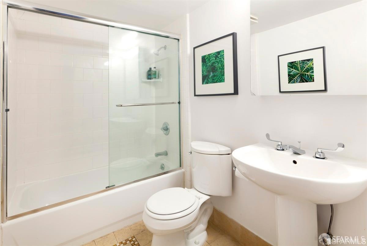 Photo #16: 425066053 Listing: Photo #16