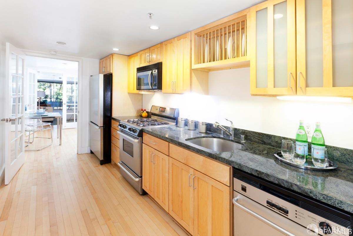 Photo #11: 425066053 Listing: Photo #11