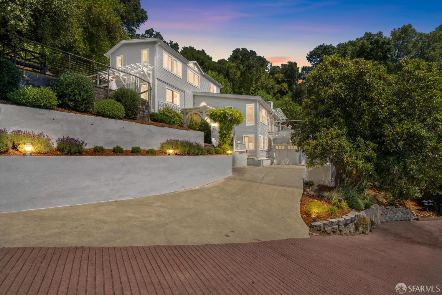 Detail Gallery Image 3 of 66 For 69 La Espiral, Orinda,  CA 94563 - 4 Beds | 3/1 Baths