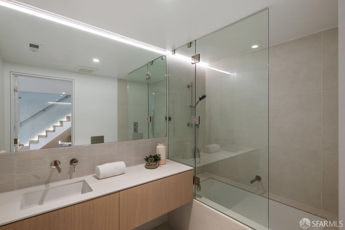 Detail Gallery Image 48 of 85 For 838 Duncan St, San Francisco,  CA 94131 - 3 Beds | 3 Baths