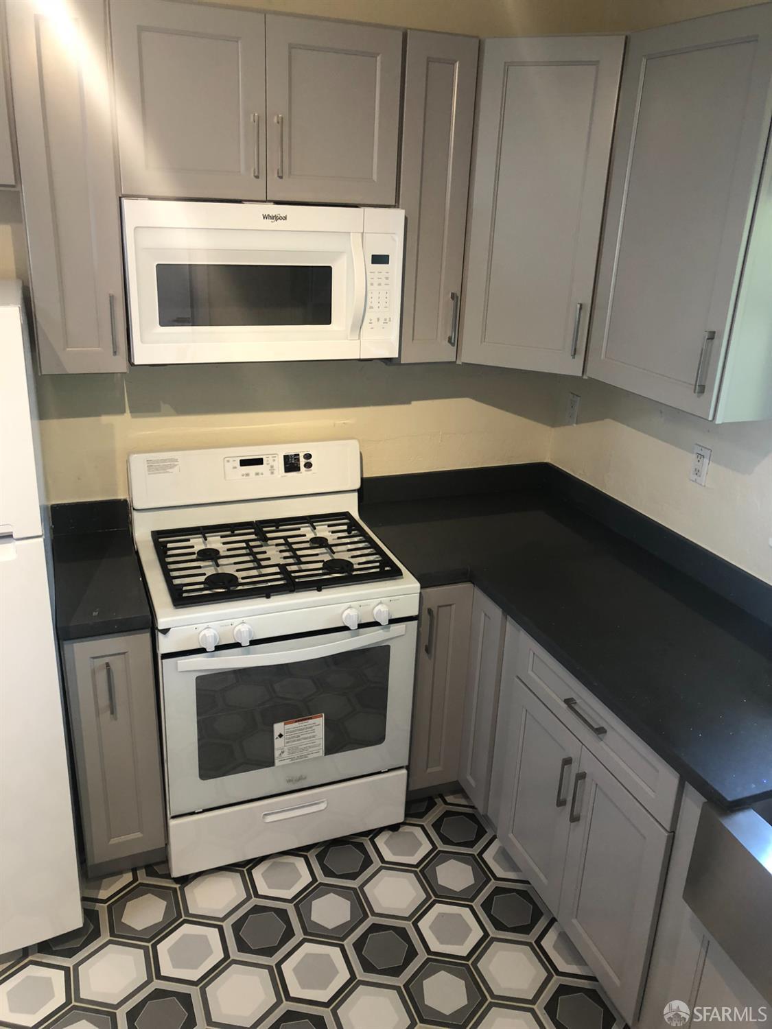 Detail Gallery Image 7 of 20 For 2941 Harrison St, Oakland,  CA 94611 - – Beds | – Baths
