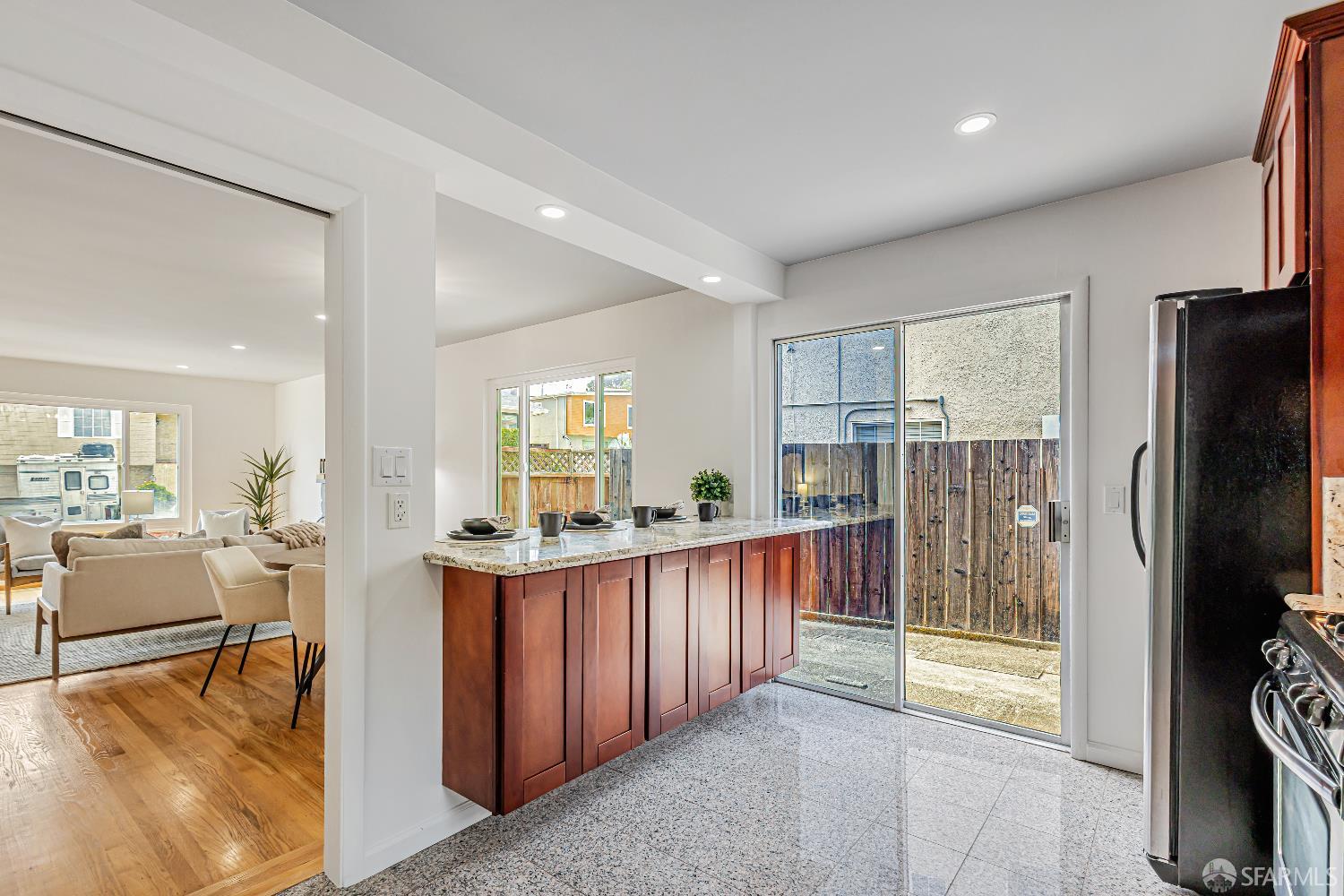 Detail Gallery Image 7 of 32 For 508 Rocca Ave, South San Francisco,  CA 94080 - 3 Beds | 2 Baths