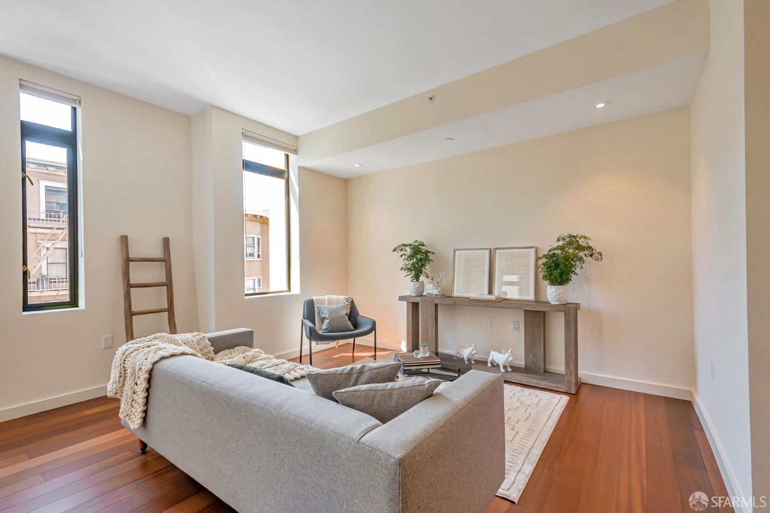 Detail Gallery Image 3 of 15 For 1601 Larkin St #204,  San Francisco,  CA 94109 - 1 Beds | 1 Baths
