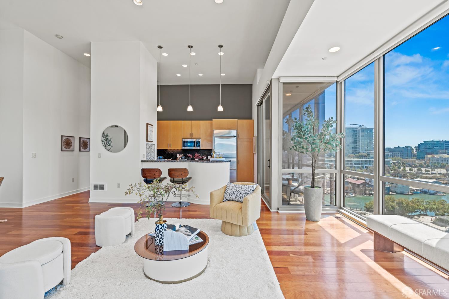 Photo #3: 425058390 Listing 