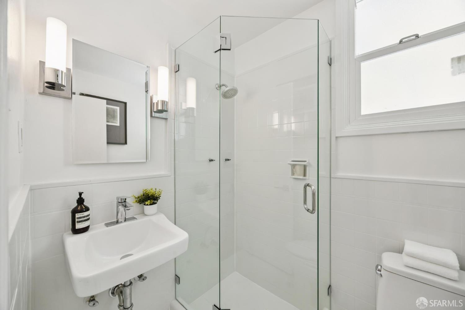 Detail Gallery Image 39 of 44 For 3240 Clay St, San Francisco,  CA 94115 - – Beds | – Baths