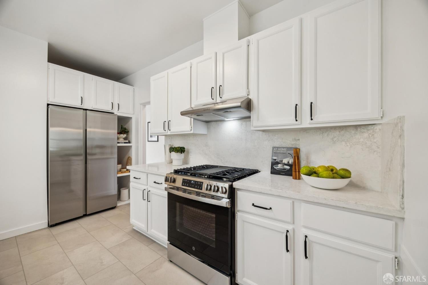 Detail Gallery Image 8 of 22 For 265 19th Ave, San Francisco,  CA 94121 - 2 Beds | 1 Baths