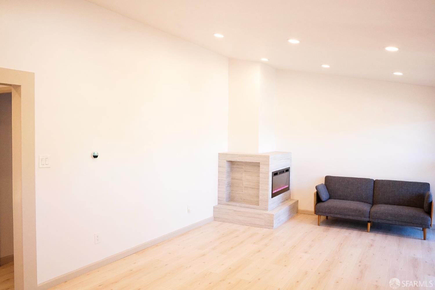 Detail Gallery Image 11 of 33 For 1517 Maxine Ave, San Mateo,  CA 94401 - 3 Beds | 2 Baths