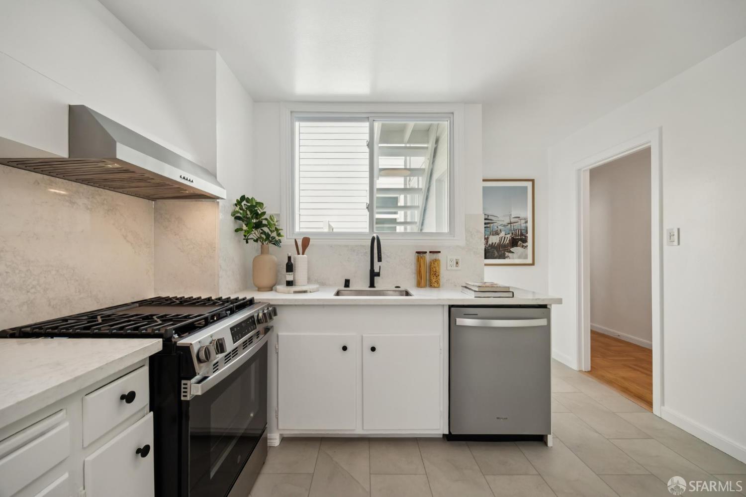 Detail Gallery Image 23 of 44 For 3240 Clay St, San Francisco,  CA 94115 - – Beds | – Baths