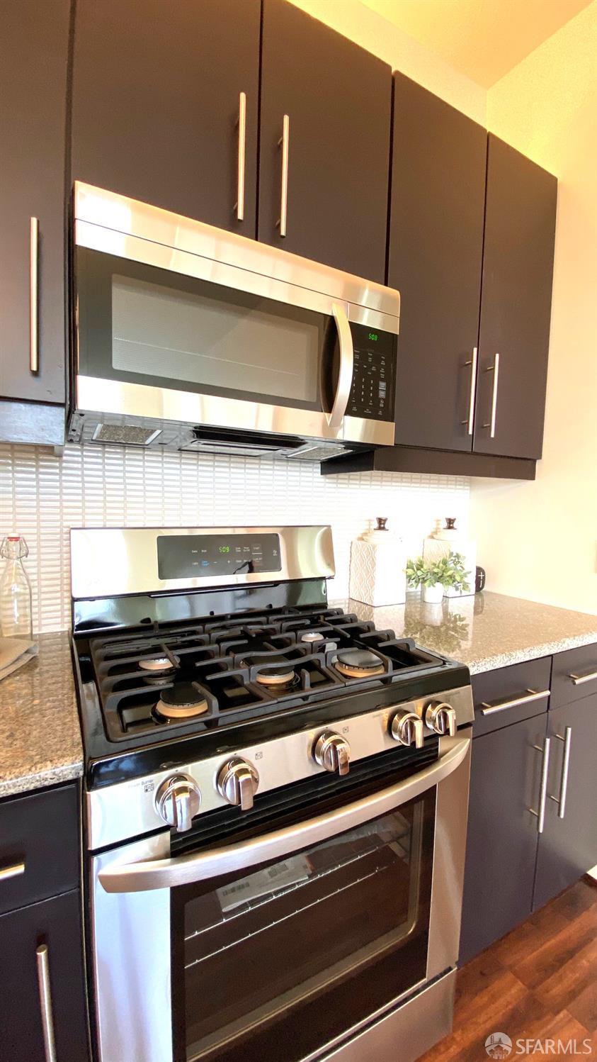 Detail Gallery Image 11 of 45 For 3801 San Pablo Ave #207,  Emeryville,  CA 94608 - 2 Beds | 1/1 Baths