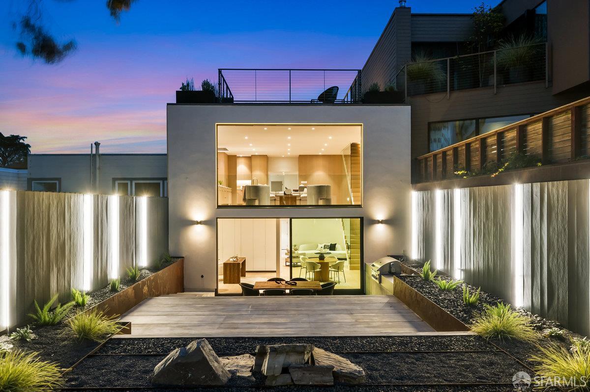 Detail Gallery Image 2 of 85 For 838 Duncan St, San Francisco,  CA 94131 - 3 Beds | 3 Baths