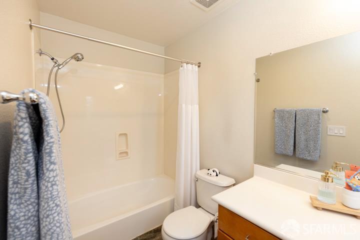 Detail Gallery Image 22 of 31 For 22832 Evanswood Rd, Hayward,  CA 94541 - 2 Beds | 2/1 Baths