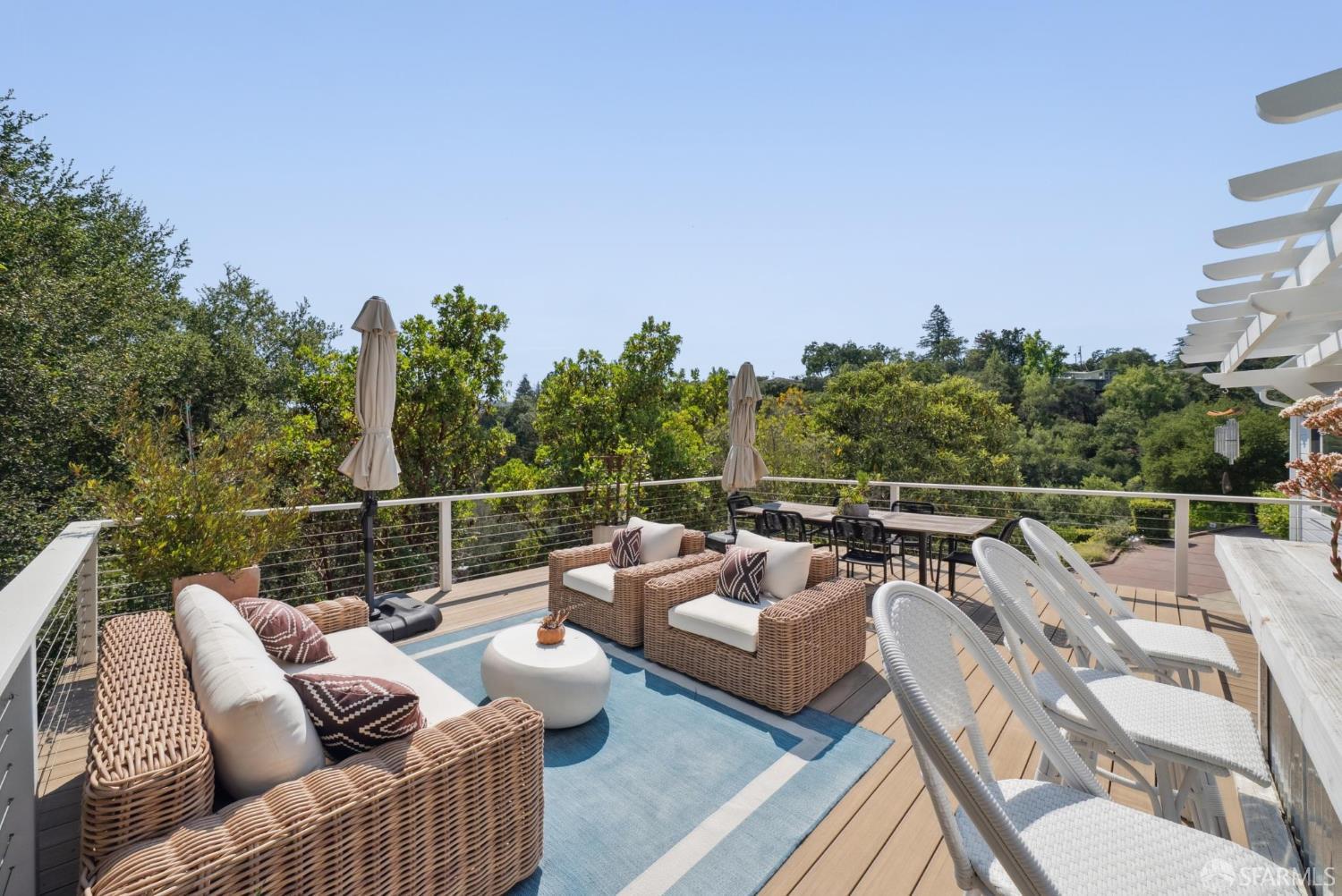 Detail Gallery Image 30 of 66 For 69 La Espiral, Orinda,  CA 94563 - 4 Beds | 3/1 Baths