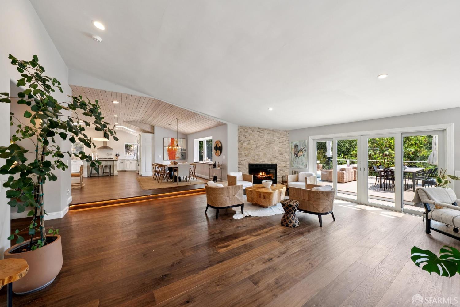 Detail Gallery Image 9 of 66 For 69 La Espiral, Orinda,  CA 94563 - 4 Beds | 3/1 Baths