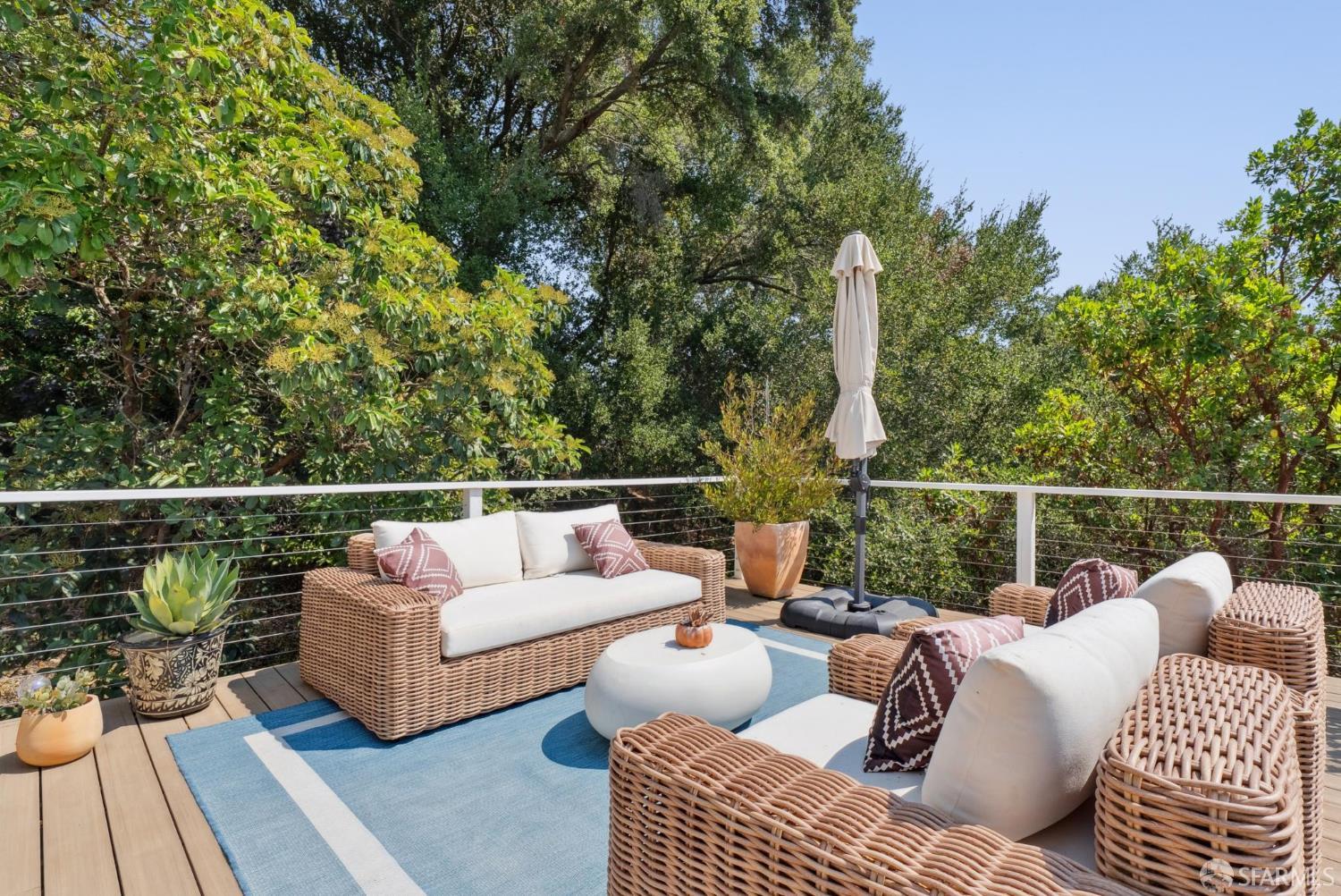 Detail Gallery Image 32 of 66 For 69 La Espiral, Orinda,  CA 94563 - 4 Beds | 3/1 Baths