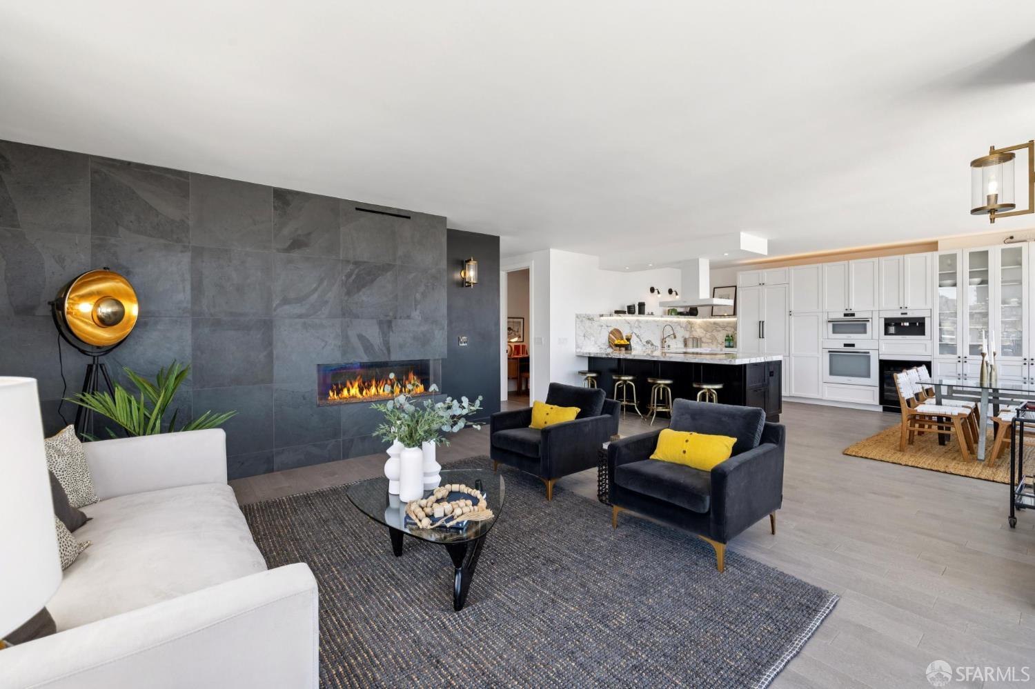 Photo #11: 425061581 Listing: Photo #11