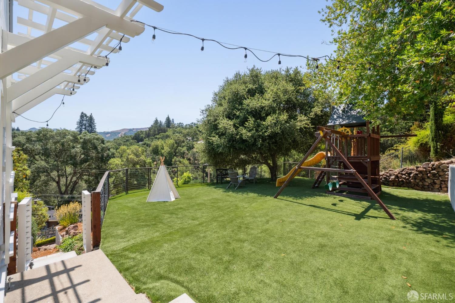 Detail Gallery Image 59 of 66 For 69 La Espiral, Orinda,  CA 94563 - 4 Beds | 3/1 Baths