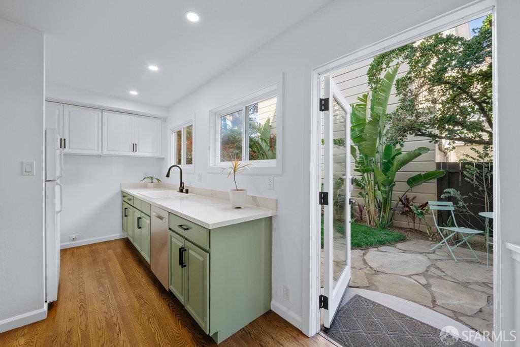 Detail Gallery Image 8 of 33 For 150 Kingston St, San Francisco,  CA 94110 - 2 Beds | 1/1 Baths