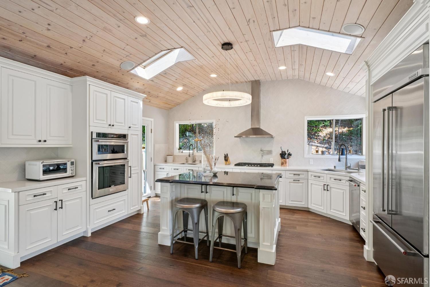 Detail Gallery Image 12 of 66 For 69 La Espiral, Orinda,  CA 94563 - 4 Beds | 3/1 Baths