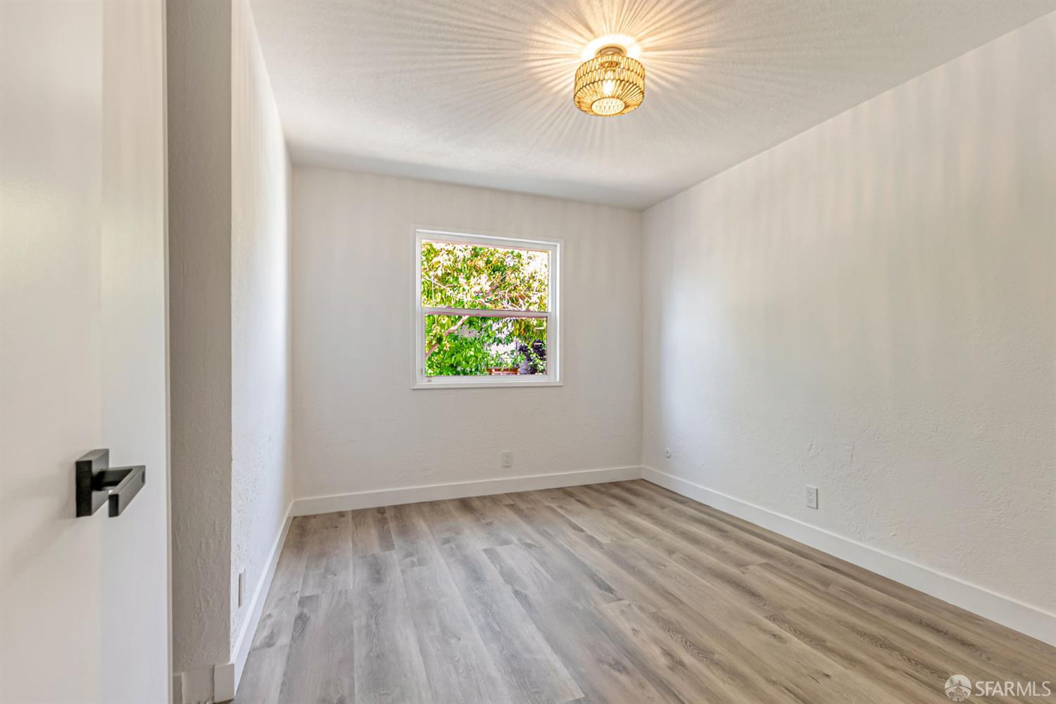 Detail Gallery Image 15 of 31 For 372 Glacier Dr, Martinez,  CA 94553 - 4 Beds | 2 Baths