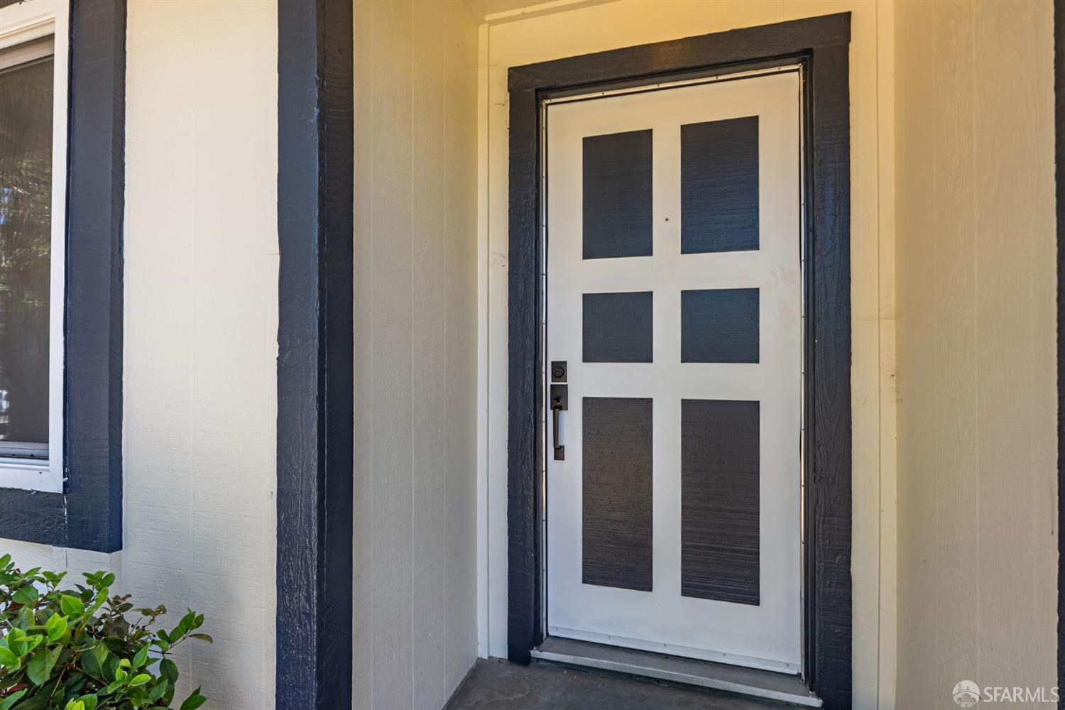 Detail Gallery Image 5 of 31 For 372 Glacier Dr, Martinez,  CA 94553 - 4 Beds | 2 Baths