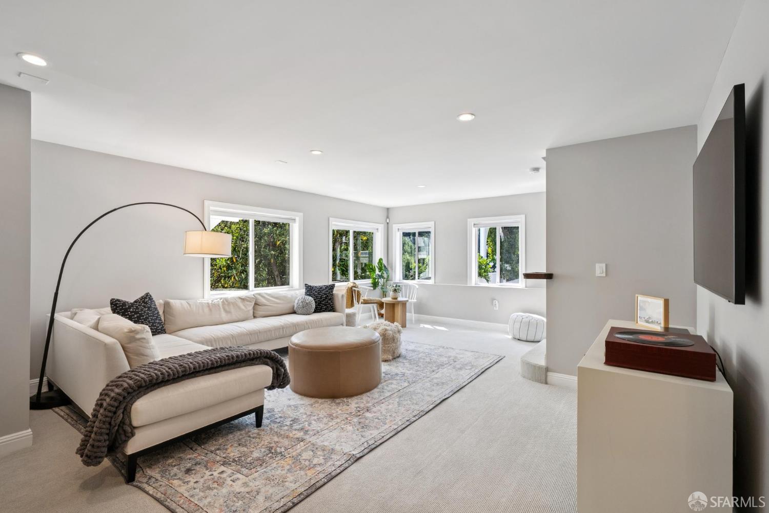 Detail Gallery Image 45 of 66 For 69 La Espiral, Orinda,  CA 94563 - 4 Beds | 3/1 Baths