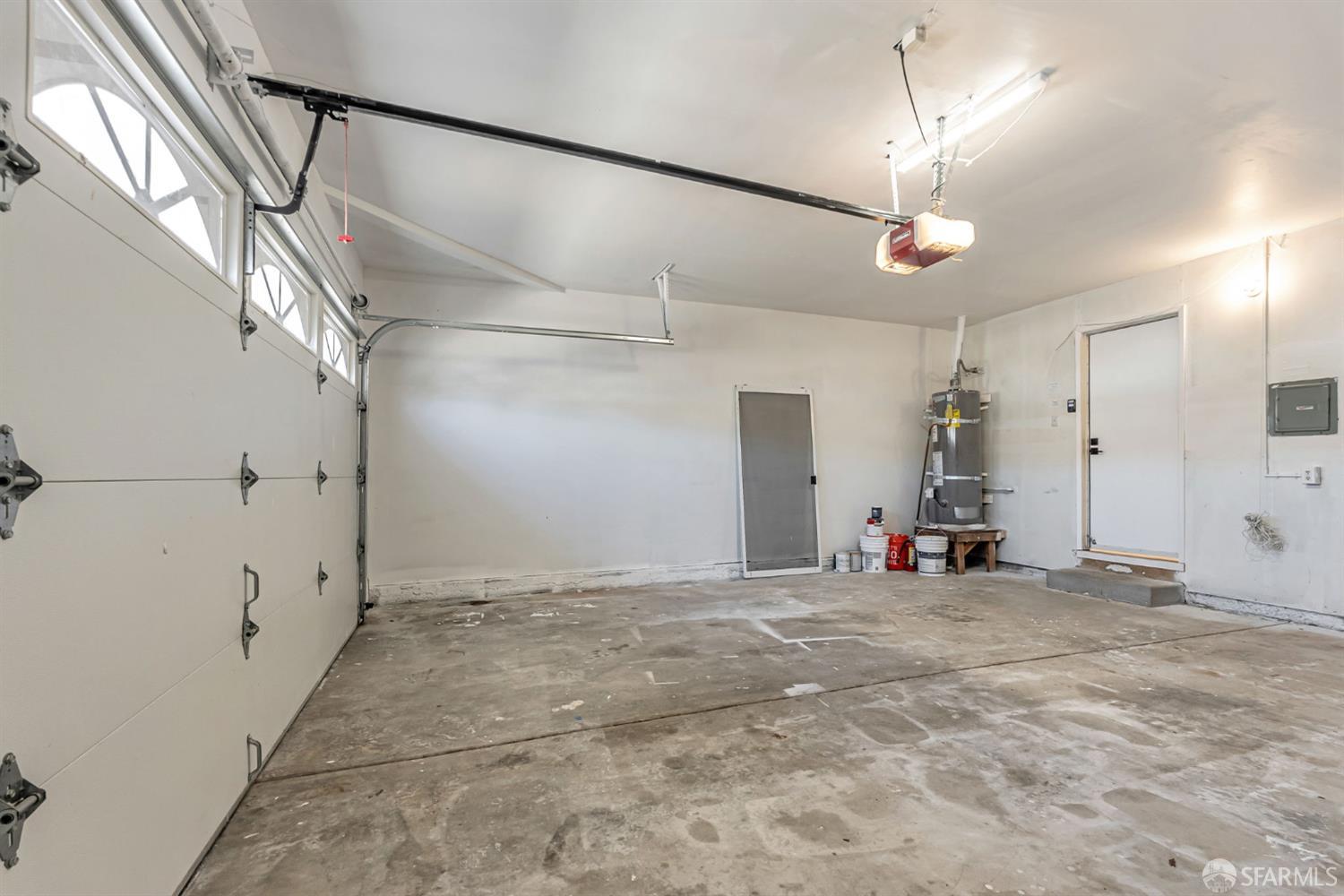 Detail Gallery Image 25 of 31 For 372 Glacier Dr, Martinez,  CA 94553 - 4 Beds | 2 Baths