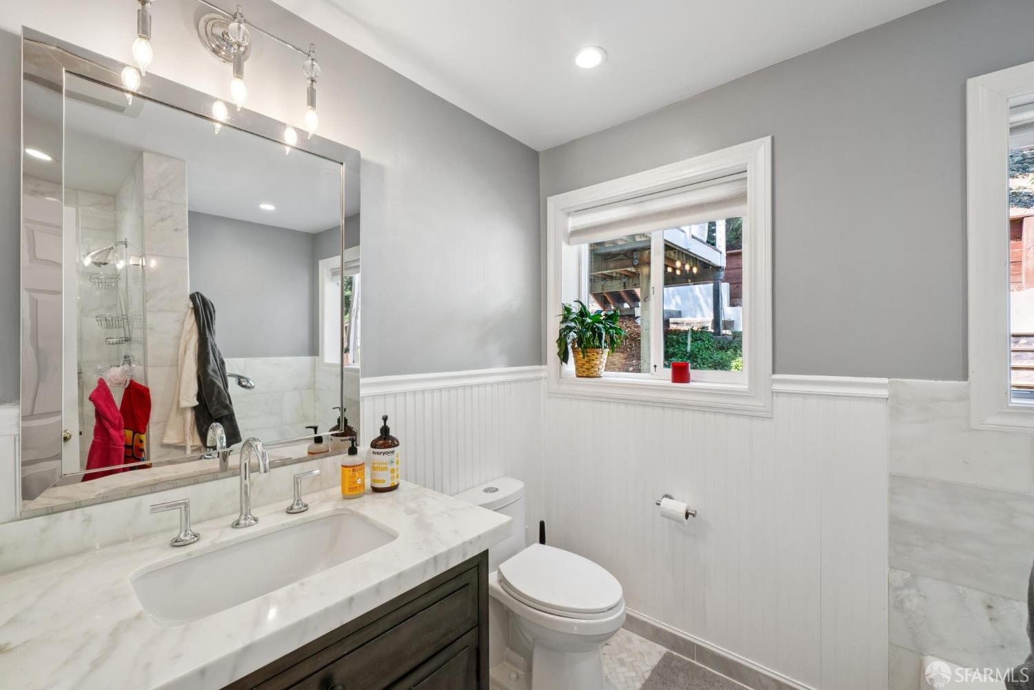 Detail Gallery Image 41 of 66 For 69 La Espiral, Orinda,  CA 94563 - 4 Beds | 3/1 Baths
