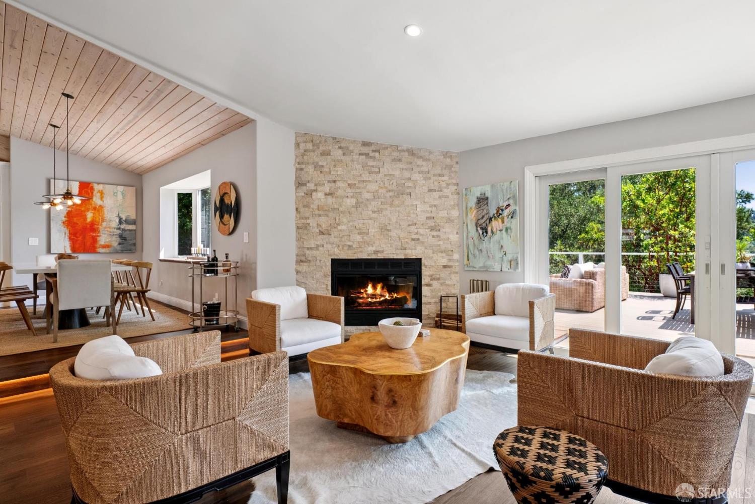 Detail Gallery Image 10 of 66 For 69 La Espiral, Orinda,  CA 94563 - 4 Beds | 3/1 Baths
