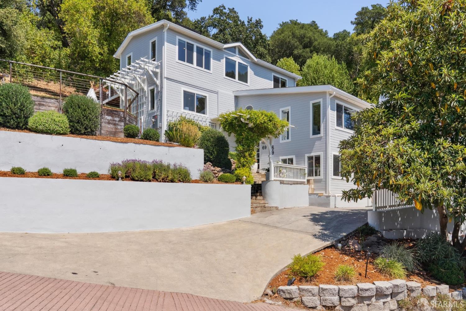 Detail Gallery Image 60 of 66 For 69 La Espiral, Orinda,  CA 94563 - 4 Beds | 3/1 Baths