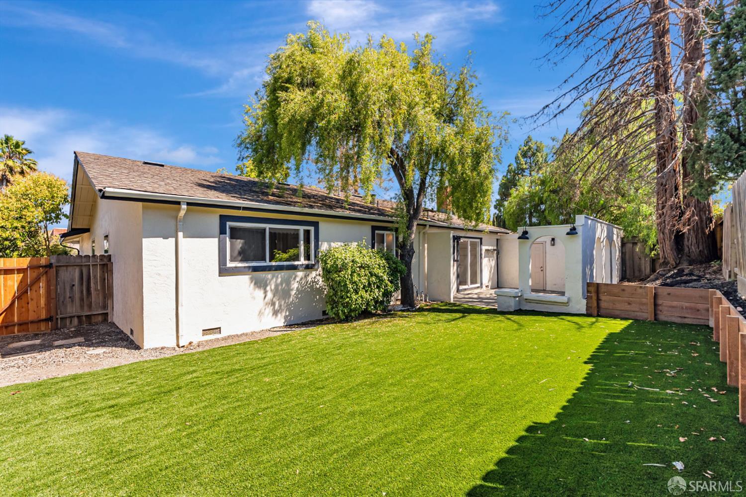 Detail Gallery Image 29 of 31 For 372 Glacier Dr, Martinez,  CA 94553 - 4 Beds | 2 Baths