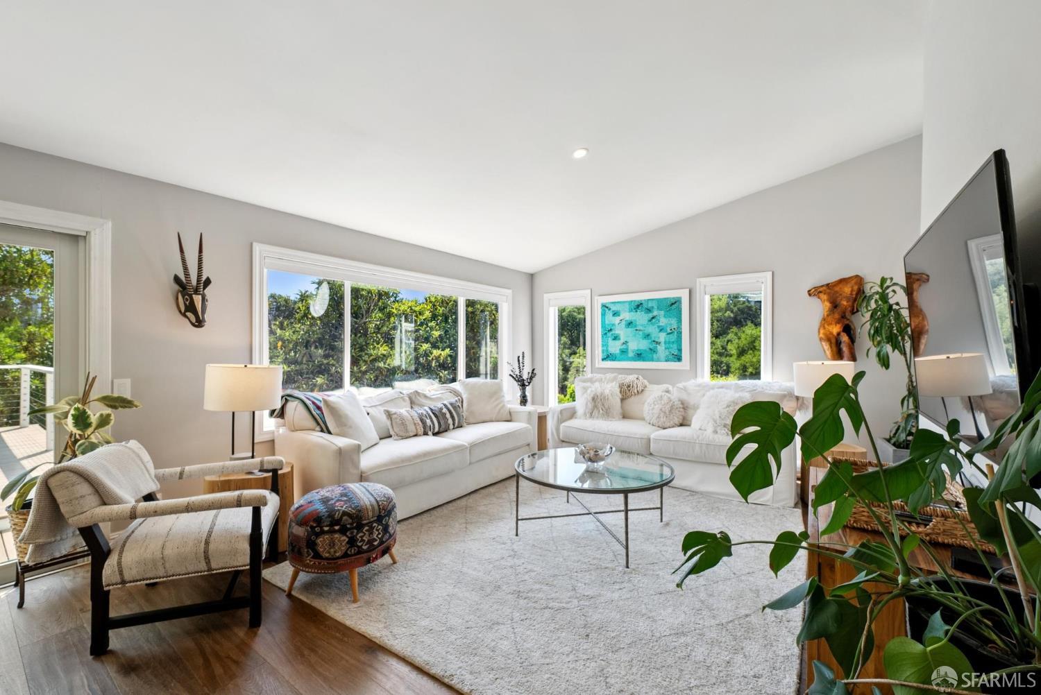 Detail Gallery Image 18 of 66 For 69 La Espiral, Orinda,  CA 94563 - 4 Beds | 3/1 Baths