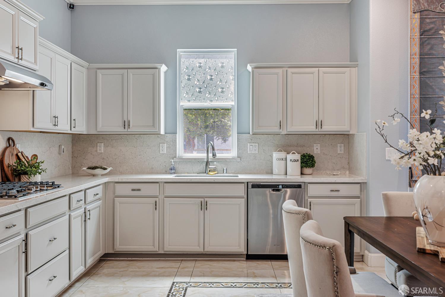 Detail Gallery Image 9 of 42 For 3818 Brumm Ct, Pleasanton,  CA 94566 - 4 Beds | 3 Baths